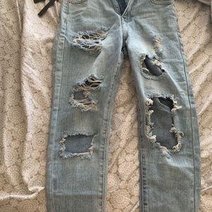 Denim distressed jeans